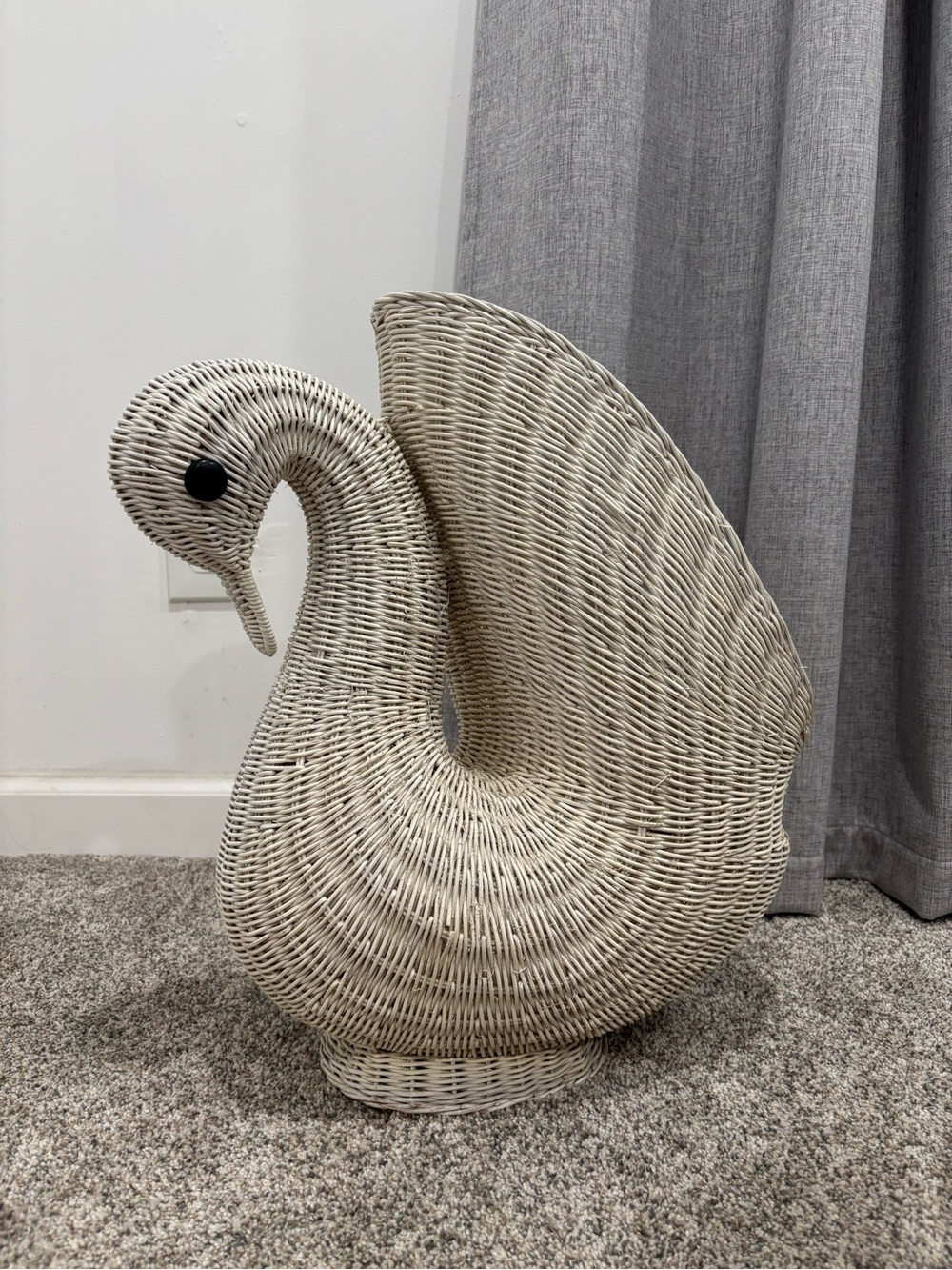 Vintage Whimsical BohemianWhite Woven Swan Decorative Swan/Peacock Plant Holder